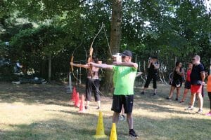 Pratique tir à l'arc en groupe