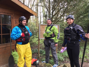 Bénévoles club de kayak ADSCE